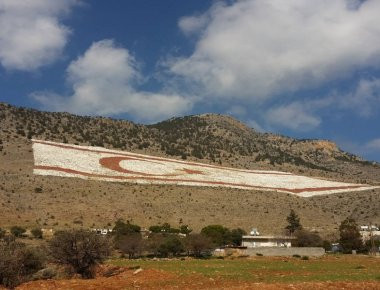 Αρχαιοελληνικό άγαλμα… ουρεί τον Ρ.Τ. Ερντογάν σε εφημερίδα του «ψευδοκράτους» (φωτό)